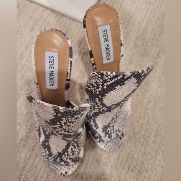 Brand new Steve Madden snake skin heeled sandals - Picture 2 of 5